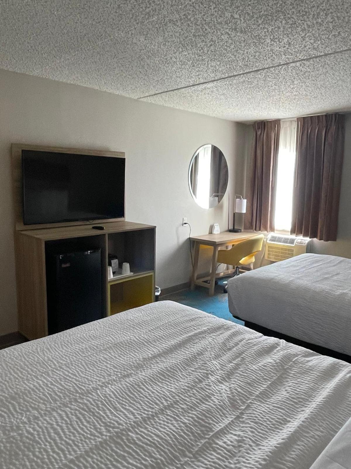 Days Inn By Wyndham Mandan Bismarck Area Exterior photo
