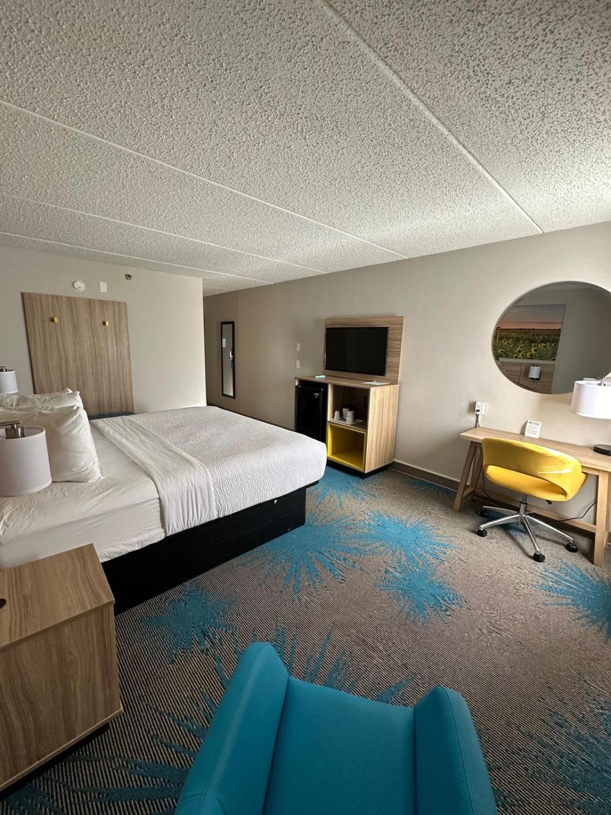 Days Inn By Wyndham Mandan Bismarck Area Exterior photo