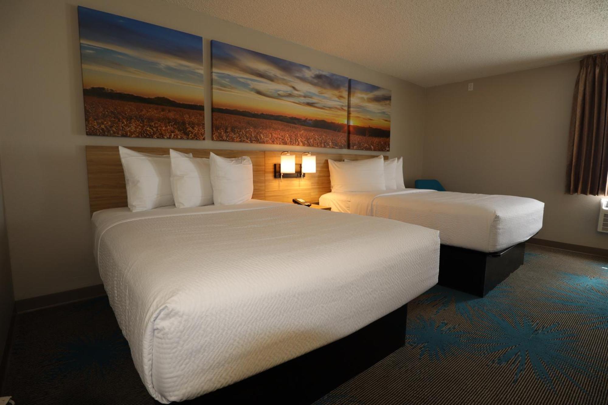 Days Inn By Wyndham Mandan Bismarck Area Exterior photo
