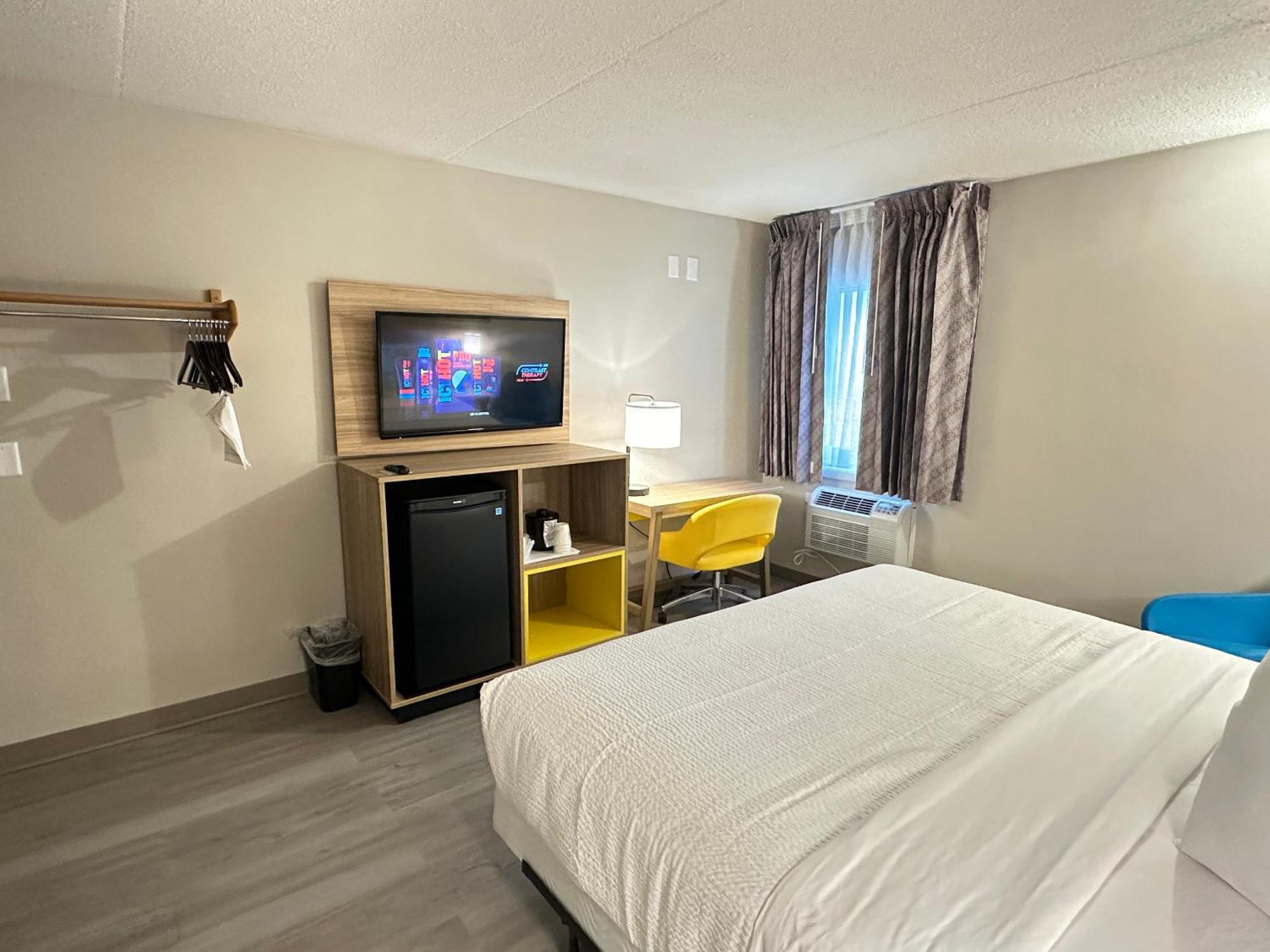 Days Inn By Wyndham Mandan Bismarck Area Exterior photo