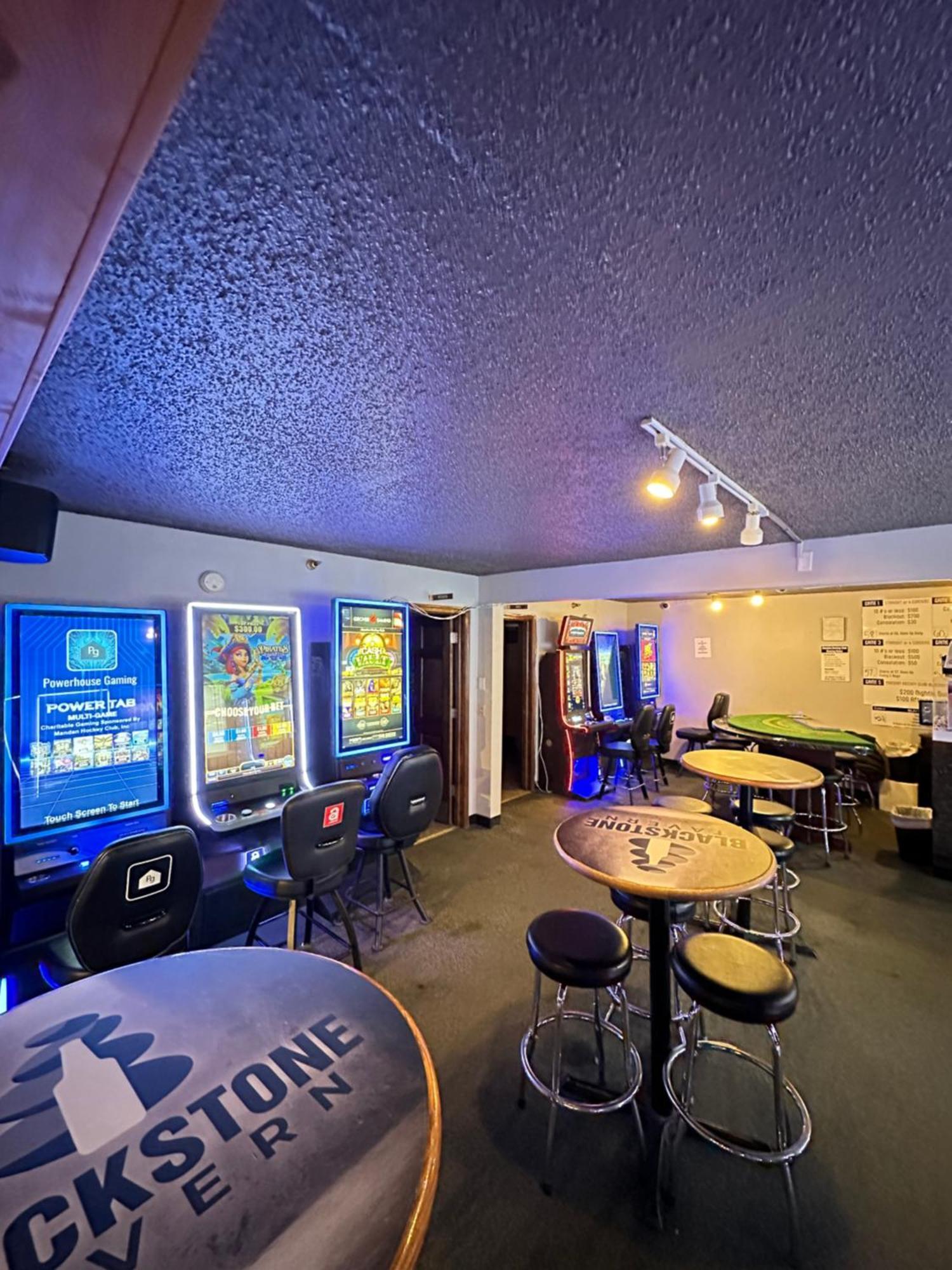 Days Inn By Wyndham Mandan Bismarck Area Exterior photo