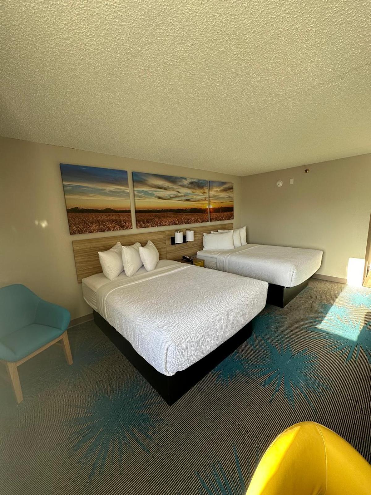 Days Inn By Wyndham Mandan Bismarck Area Exterior photo